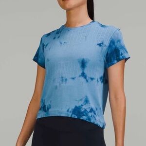 Lululemon Blue Tie-Dye train to be Short Sleeve Shirt